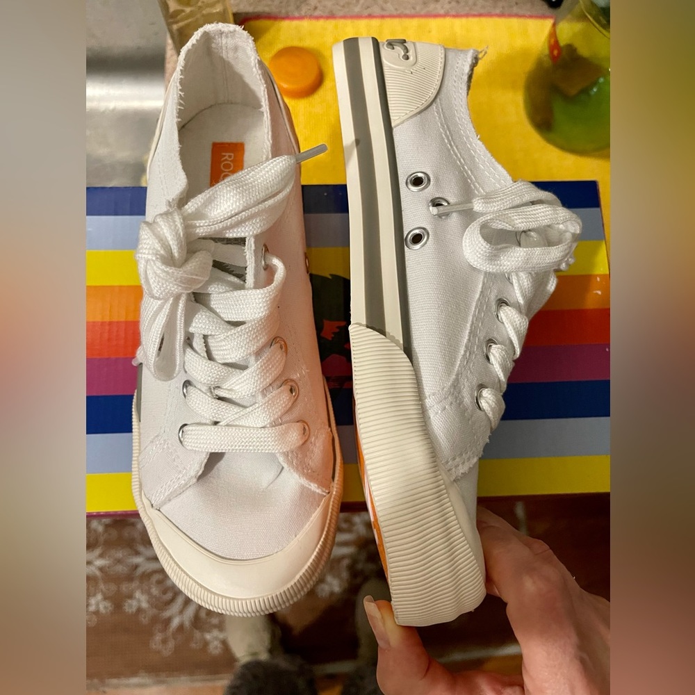 Rocket Dog sneakers brand new in box size 7 but fits like an 8.